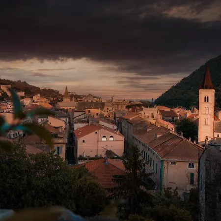 Κατάλυμα σε φάρμα Alveare