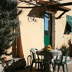 Alveare Farm stay *